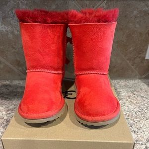 Toddler used Ugg Bailey Bow II T size 7